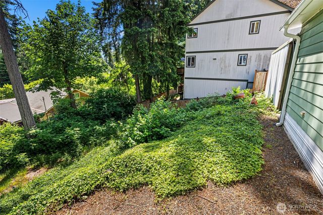 940 Yoder Lane NE, Bremerton, WA 98311