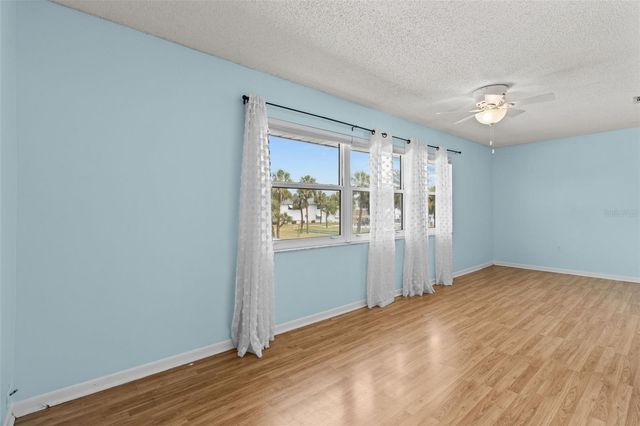 5257 81ST LANE N 17, St Petersburg, FL 33709