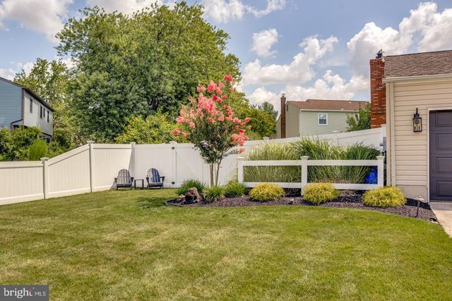 222 WOODBINE DR, Marlton, NJ 08053