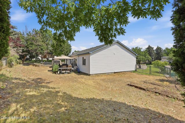 2007 N Mackenzie DR, Post Falls, ID 83854