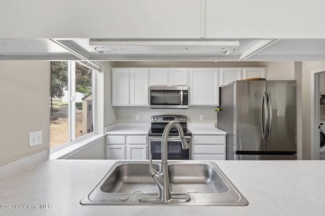 2007 N Mackenzie DR, Post Falls, ID 83854