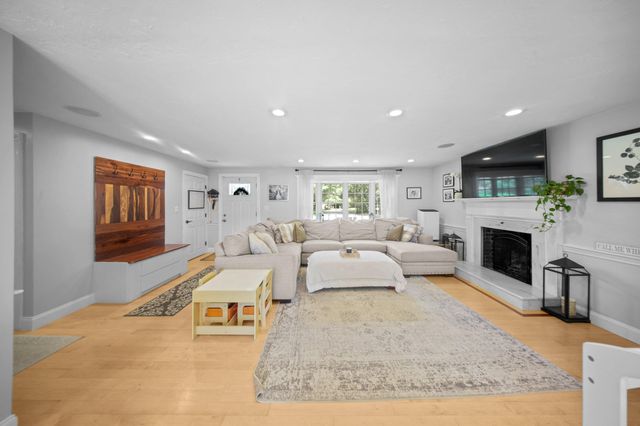 1109 Shootflying Hill Road, Centerville, MA 02632