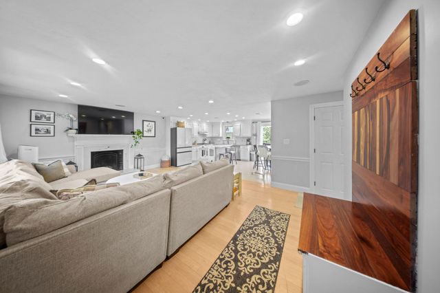 1109 Shootflying Hill Road, Centerville, MA 02632