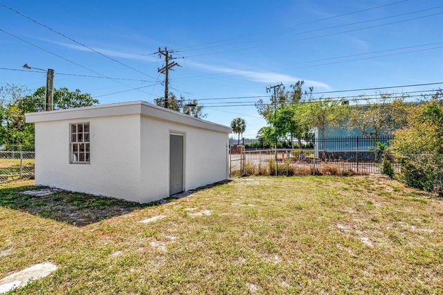 950 29th Street, West Palm Beach, FL 33407
