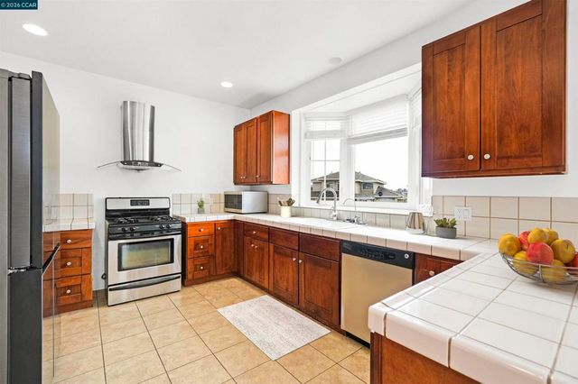 213 213 N Rancho Pl, Pinole, CA 94564