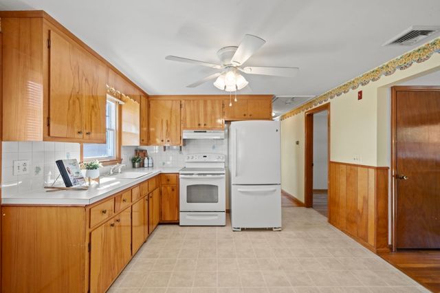 2 Wolcott Road, Saugus, MA 01906