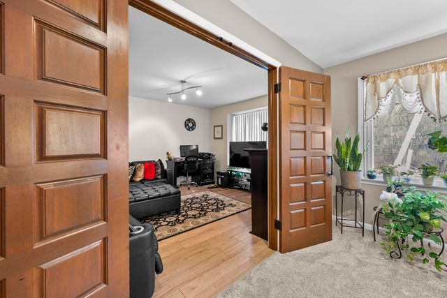 4376 Knightsbridge Lane, West Bloomfield Twp, MI 48323