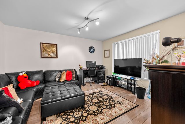 4376 Knightsbridge Lane, West Bloomfield Twp, MI 48323