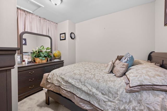 4376 Knightsbridge Lane, West Bloomfield Twp, MI 48323