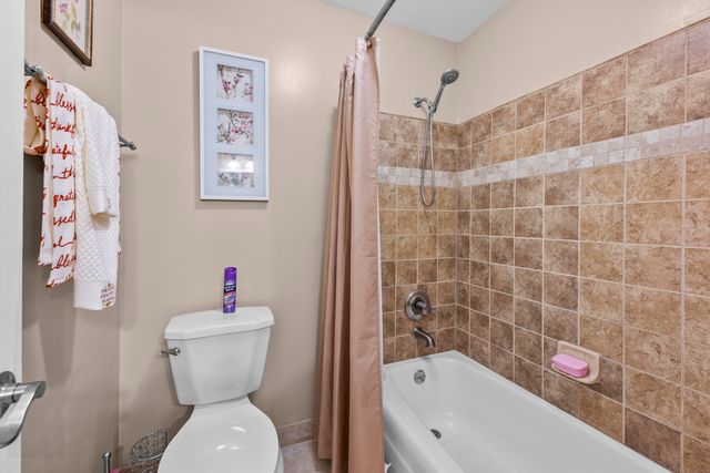 4376 Knightsbridge Lane, West Bloomfield Twp, MI 48323