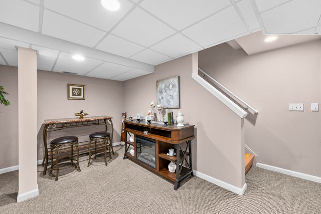 4376 Knightsbridge Lane, West Bloomfield Twp, MI 48323