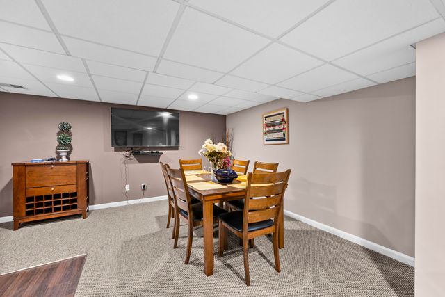 4376 Knightsbridge Lane, West Bloomfield Twp, MI 48323
