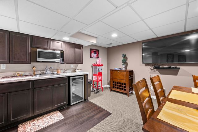 4376 Knightsbridge Lane, West Bloomfield Twp, MI 48323