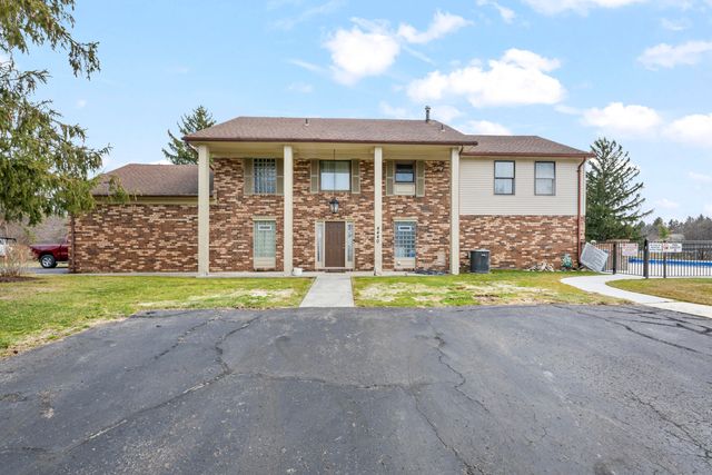 4376 Knightsbridge Lane, West Bloomfield Twp, MI 48323
