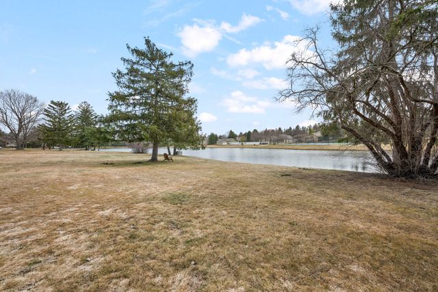 4376 Knightsbridge Lane, West Bloomfield Twp, MI 48323