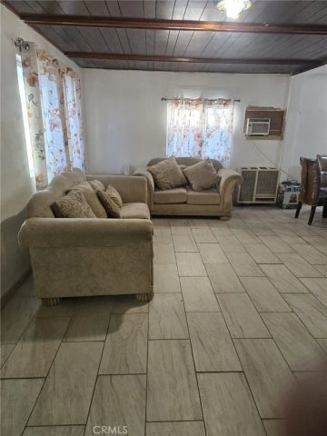 515 Crawford Street, Bakersfield, CA 93305