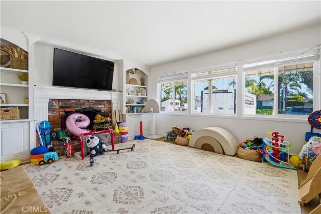 17571 Wrightwood Lane, Huntington Beach, CA 92649