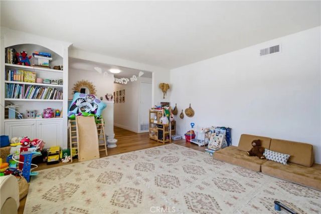 17571 Wrightwood Lane, Huntington Beach, CA 92649