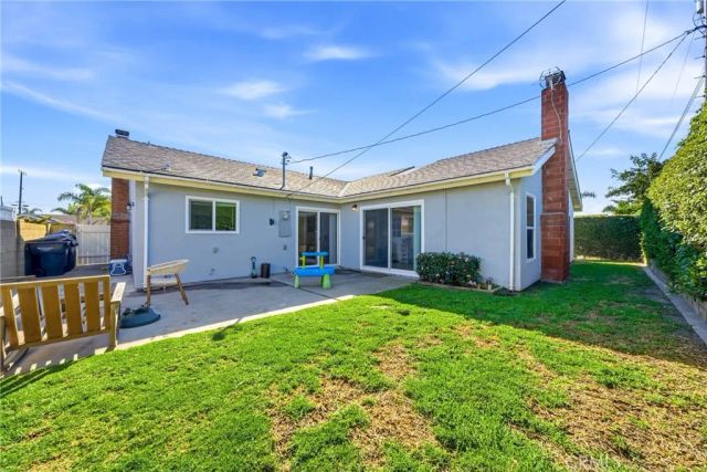 17571 Wrightwood Lane, Huntington Beach, CA 92649