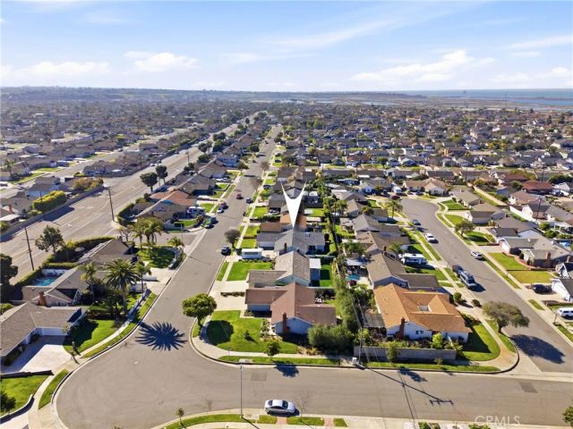 17571 Wrightwood Lane, Huntington Beach, CA 92649