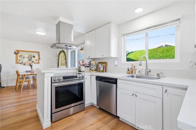 17571 Wrightwood Lane, Huntington Beach, CA 92649