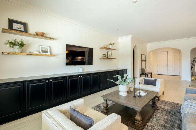 3636 Elberta Circle, Dinuba, CA 93618