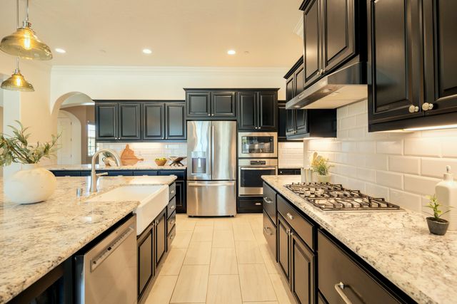 3636 Elberta Circle, Dinuba, CA 93618