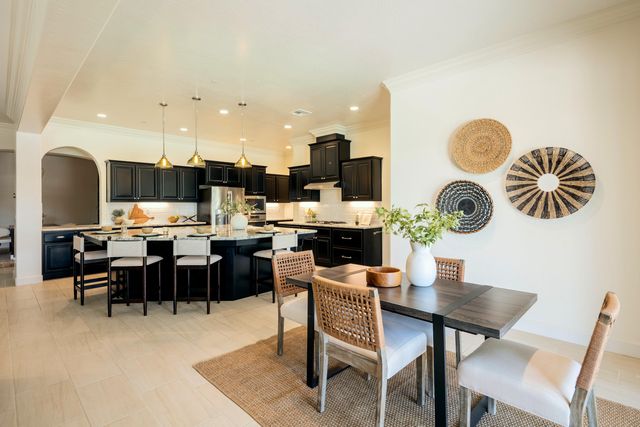 3636 Elberta Circle, Dinuba, CA 93618