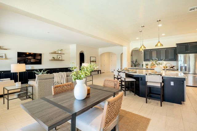 3636 Elberta Circle, Dinuba, CA 93618