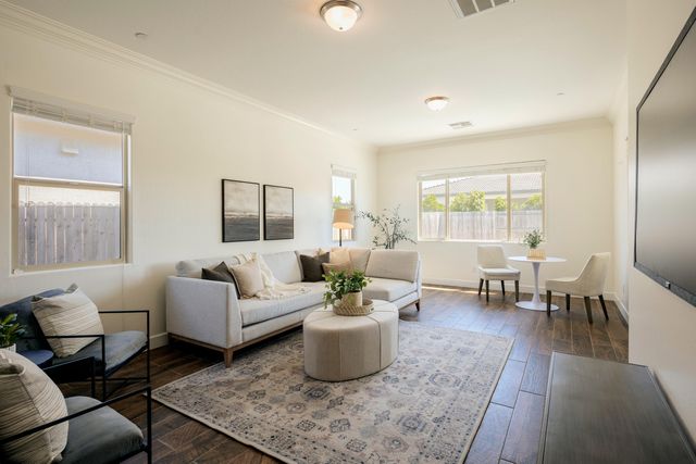 3636 Elberta Circle, Dinuba, CA 93618