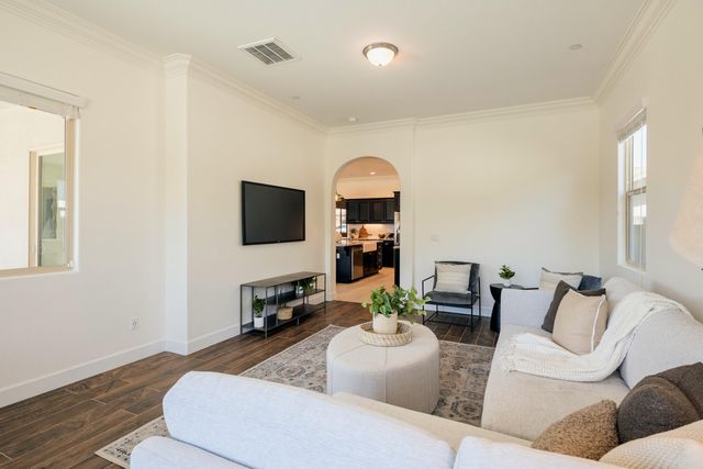 3636 Elberta Circle, Dinuba, CA 93618