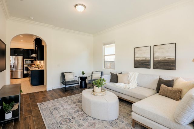 3636 Elberta Circle, Dinuba, CA 93618