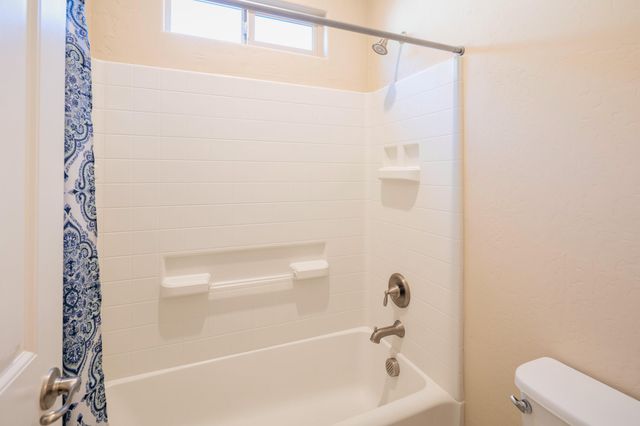 3636 Elberta Circle, Dinuba, CA 93618