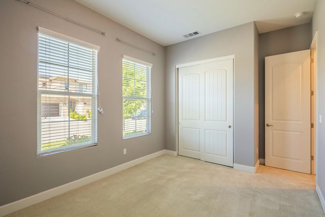 3636 Elberta Circle, Dinuba, CA 93618