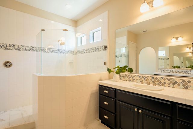 3636 Elberta Circle, Dinuba, CA 93618