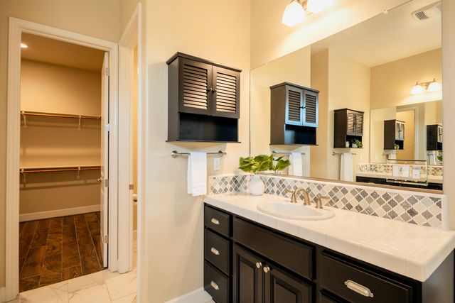 3636 Elberta Circle, Dinuba, CA 93618