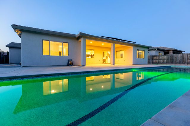 3636 Elberta Circle, Dinuba, CA 93618