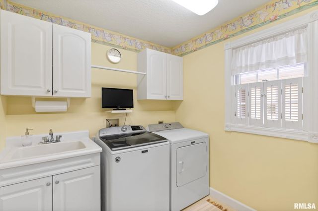 1020 FINCH Drive, Geneseo, IL 61254