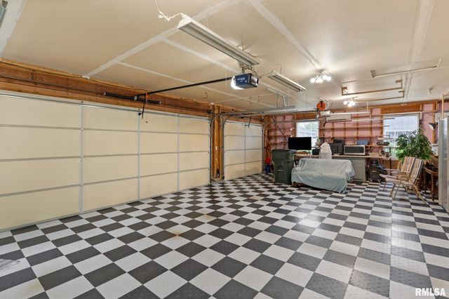 1020 FINCH Drive, Geneseo, IL 61254