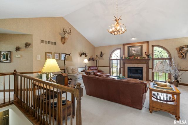 1020 FINCH Drive, Geneseo, IL 61254