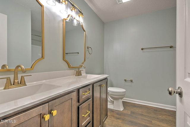 1111 Timbers East *, Greeneville, TN 37745
