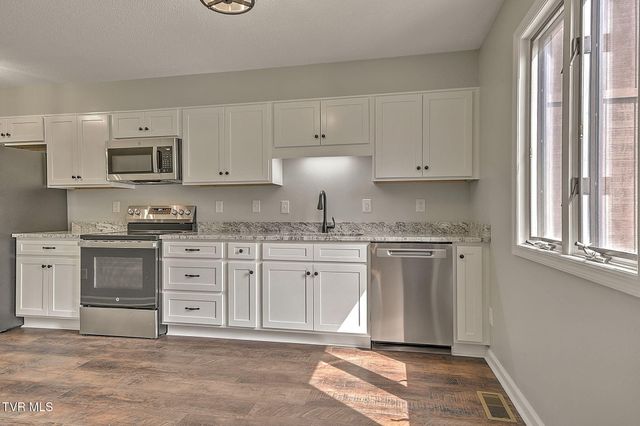 1111 Timbers East *, Greeneville, TN 37745