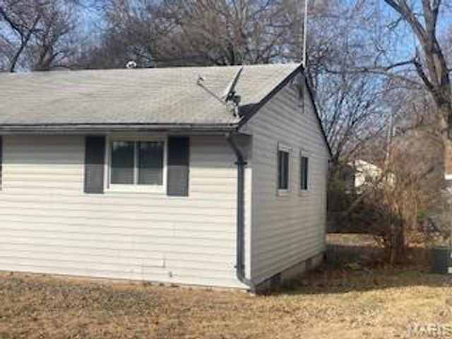 95 Florissant Park Drive, Florissant, MO 63031