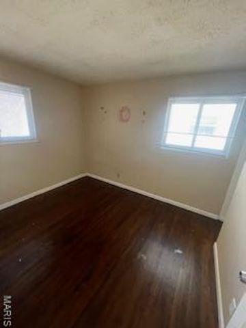 95 Florissant Park Drive, Florissant, MO 63031