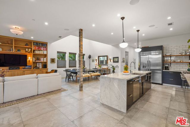 924 Vernon Avenue, Venice, CA 90291