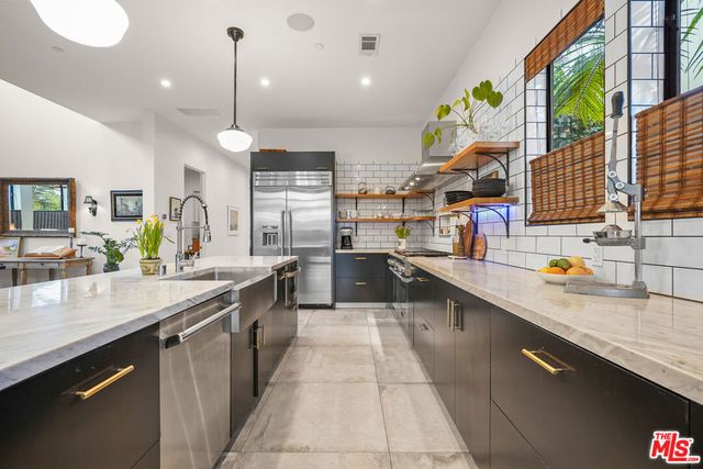924 Vernon Avenue, Venice, CA 90291