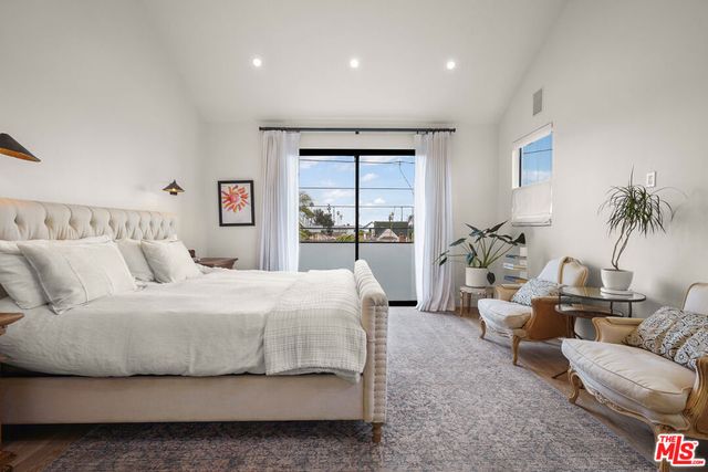924 Vernon Avenue, Venice, CA 90291