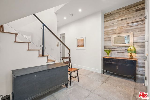 924 Vernon Avenue, Venice, CA 90291