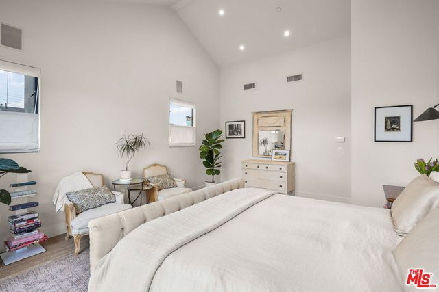 924 Vernon Avenue, Venice, CA 90291