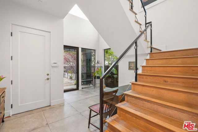 924 Vernon Avenue, Venice, CA 90291